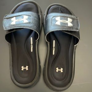 Under Armour boys slides